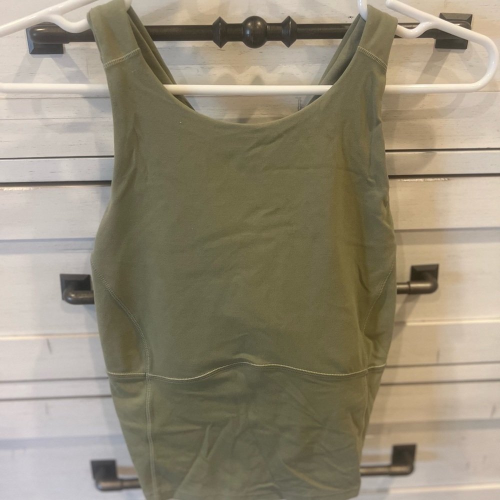 Lululemon tank